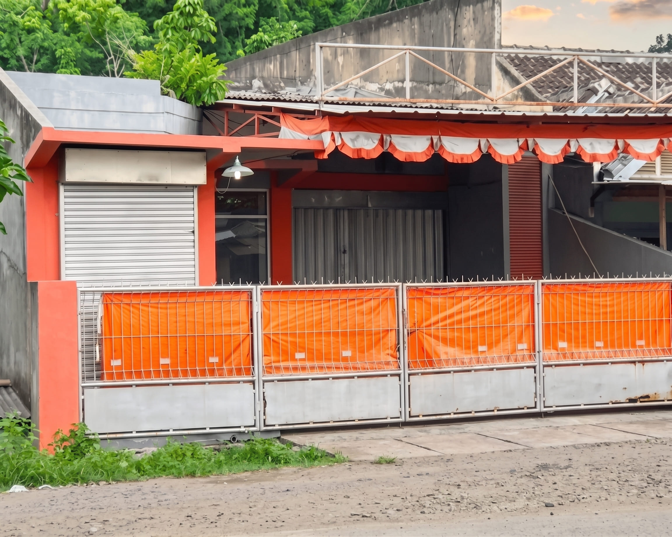 Rumah B tampak depan